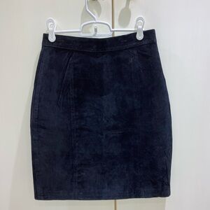 Women’s Vintage Global Identity leather (suede) black miniskirt.  GIII series.